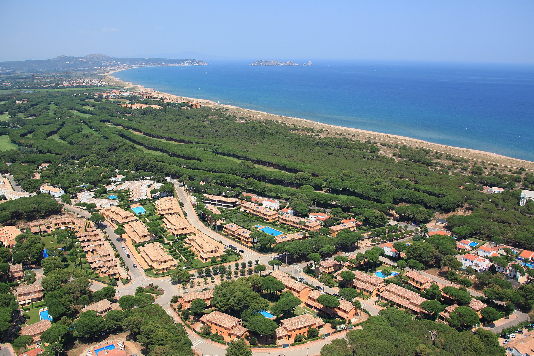 Stadthaus mit garten, pool und jacuzzi 800m Strand von